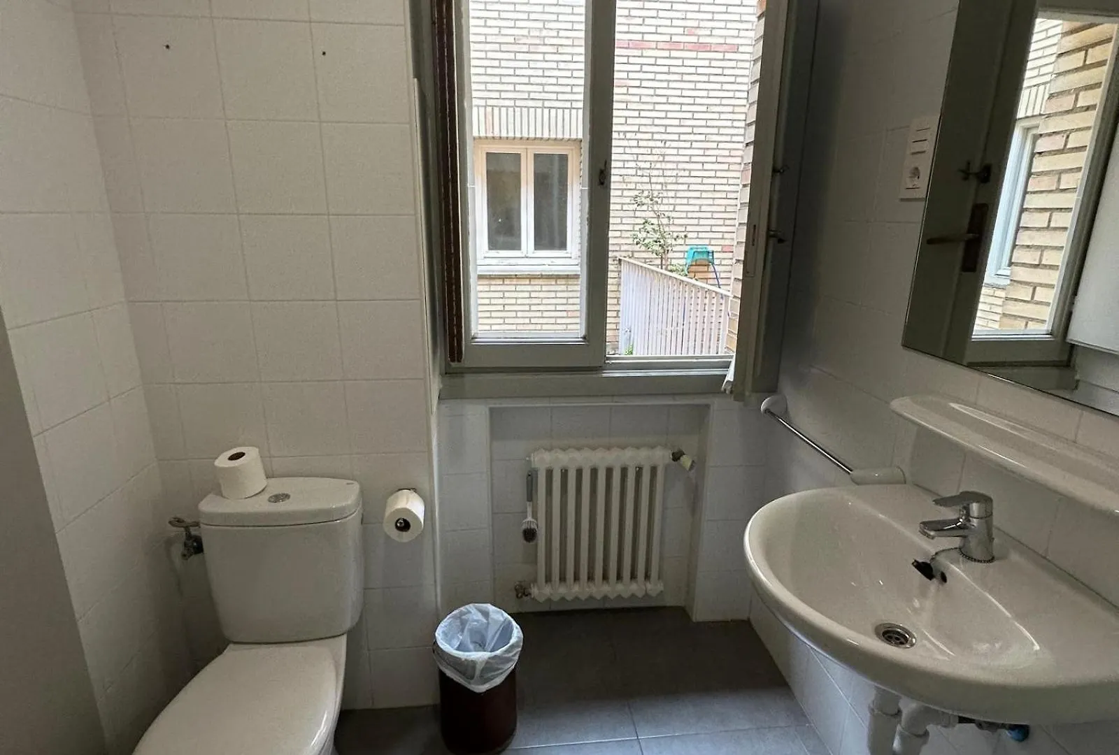 Hostel Mikasita Bilbao - Student Housing & Coliving